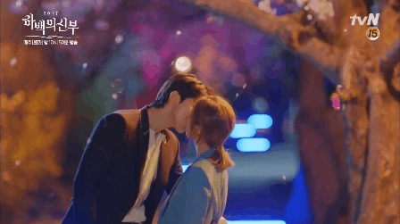 “Cô Dâu Thủy Thần”: Mới tập 1, “Hà Bá” Nam Joo Hyuk đã mạnh bạo khóa môi Shin Se Kyung - Ảnh 2.