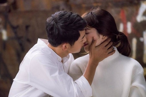 Song Joong Ki và Song Hye Kyo gây sốt khi tuyên bố làm đám cưới vào ngày 31/10  - Ảnh 3.