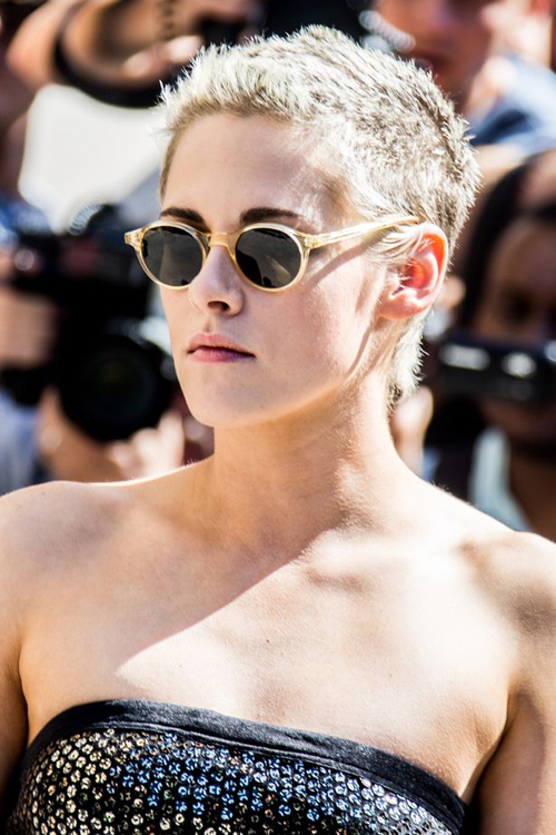 kristen-stewart-goi-cam-voi-jumpsuit-du-toc-ngan-tomboy-5