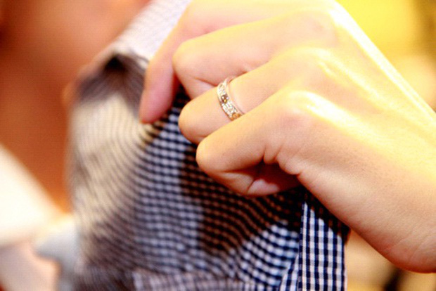 Điểm danh những chiếc nhẫn cưới có trị giá khủng của cặp đôi sao Việt - Ảnh 8.