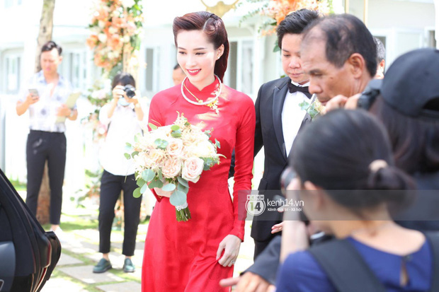 Diện áo dài đỏ rực, cô dâu Thu Thảo tiếp tục đốn tim fan bằng nhan sắc vô cùng rạng rỡ và xinh đẹp - Ảnh 7.
