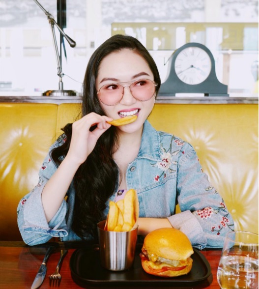 Cuộc sống sang chảnh của Chloe Nguyễn, gương mặt được Zara Việt Nam cực kỳ ưu ái - Ảnh 1.