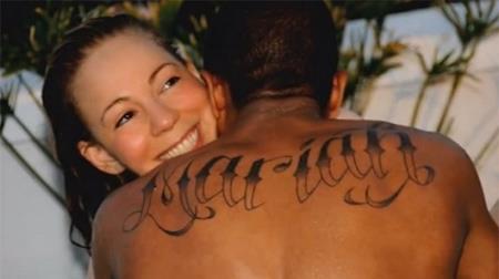 Nick Cannon đã xăm tên của vợ cũ Mariah Carey lên lưng. Và sau khi chia tay, nam ca sĩ đã che đi hình xăm cũ bằng một hình xăm Chúa Jesus.