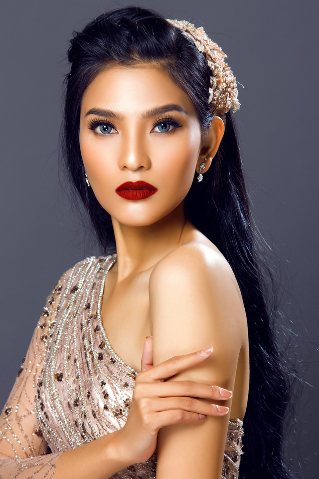 Cô là một trong những mỹ nhân Việt được đánh giá sở hữu gương mặt đẹp, đậm nét Á Đông.