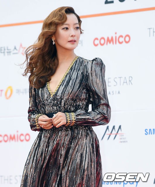 Asia Artist Awards bê cả showbiz lên thảm đỏ: Yoona, Suzy lép vế trước Park Min Young, dàn idol lộng lẫy đổ bộ - Ảnh 4.