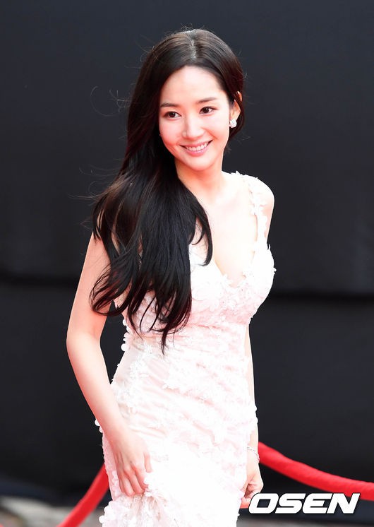 Asia Artist Awards bê cả showbiz lên thảm đỏ: Yoona, Suzy lép vế trước Park Min Young, dàn idol lộng lẫy đổ bộ - Ảnh 7.