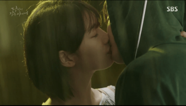 Quá khó để Lee Jong Suk trở thành kẻ cướp Suzy từ vòng tay Lee Min Ho, bởi họ đóng phim với nhau vô duyên thế này cơ mà... - Ảnh 8.