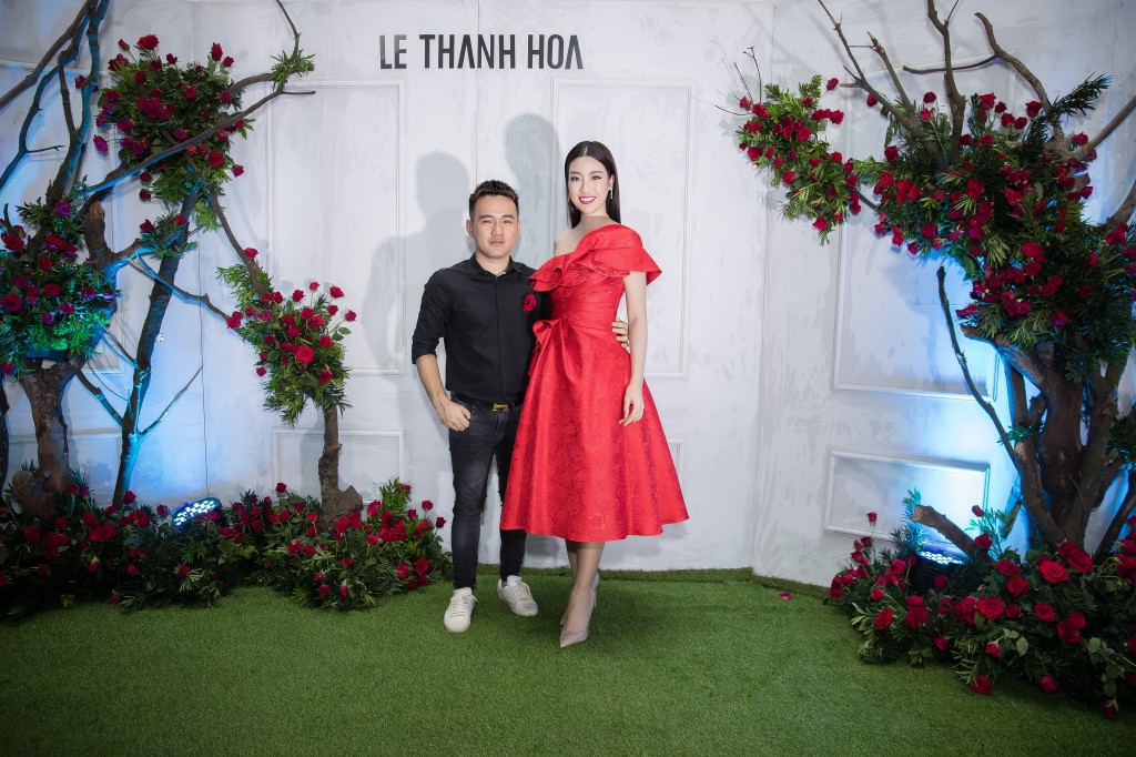 Bao nhiêu Hoa hậu hội tụ trên thảm đỏ của NTK Lê Thanh Hòa, và nổi nhất ắt vẫn là hai mỹ nhân này - Ảnh 4.