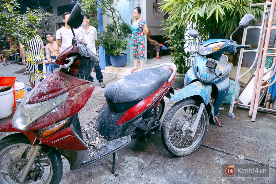 Cận cảnh hiện trường vụ cháy kinh hoàng ở Sài Gòn: Cảnh sát PCCC đau đớn vì không cứu được 3 mẹ con - Ảnh 13.