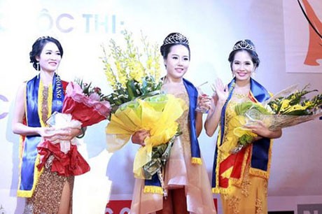 Cuộc thi Nữ hoàng sắc đẹp 2014 kết thúc vào tối 13/7 với kết quả cao nhất được trao cho Trần Thị Yến Hoa, Á hoàng 1 thuộc về thí sinh Dương Kim Ánh và Á hoàng 2 là Đặng Thu Hằng.