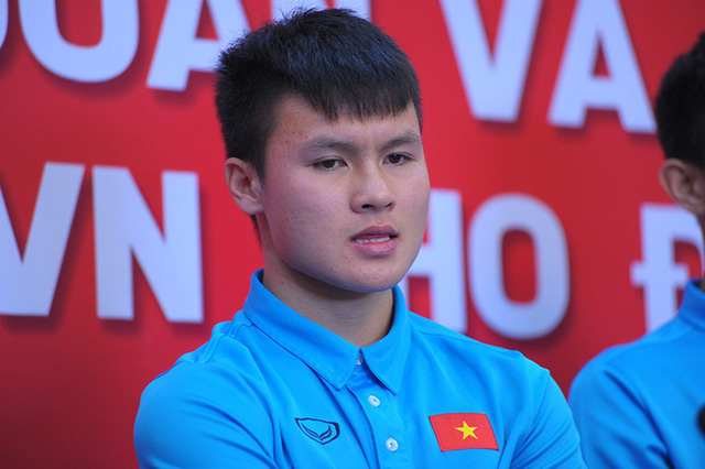 Chàng cầu thủ mặt lạnh Nguyễn Quang Hải là một người sống tình cảm.