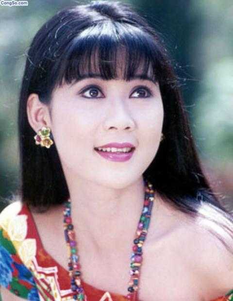 Người đẹp Tây Đô Việt Trinh khoe ảnh chụp cùng với Diễm Hương gần 30 năm về trước - Ảnh 2.