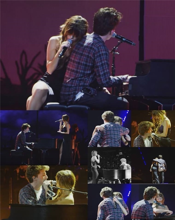 Hình ảnh thân mật của Charlie Puth và Selena Gomez khi trình diễn trên sân khấu
