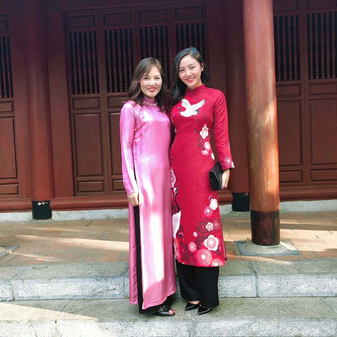 Loạt sao Việt và dàn hot girl cùng thi nhau mặc áo dài xinh muốn xỉu trong ngày Tết - Ảnh 3.