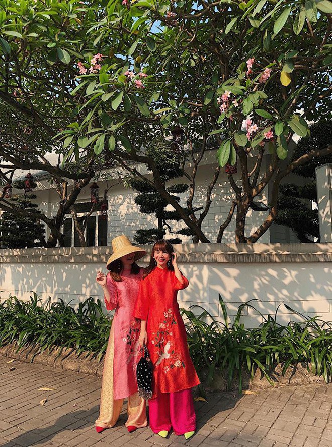 Loạt sao Việt và dàn hot girl cùng thi nhau mặc áo dài xinh muốn xỉu trong ngày Tết - Ảnh 12.