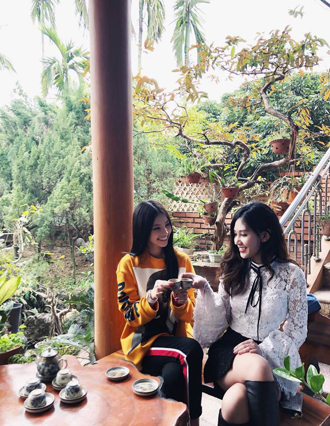 Hai nàng Hoa hậu chịu chi nhất showbiz Việt Kỳ Duyên - Joile Nguyễn đụng nhau 1 chiếc áo Zara mặc Tết - Ảnh 4.