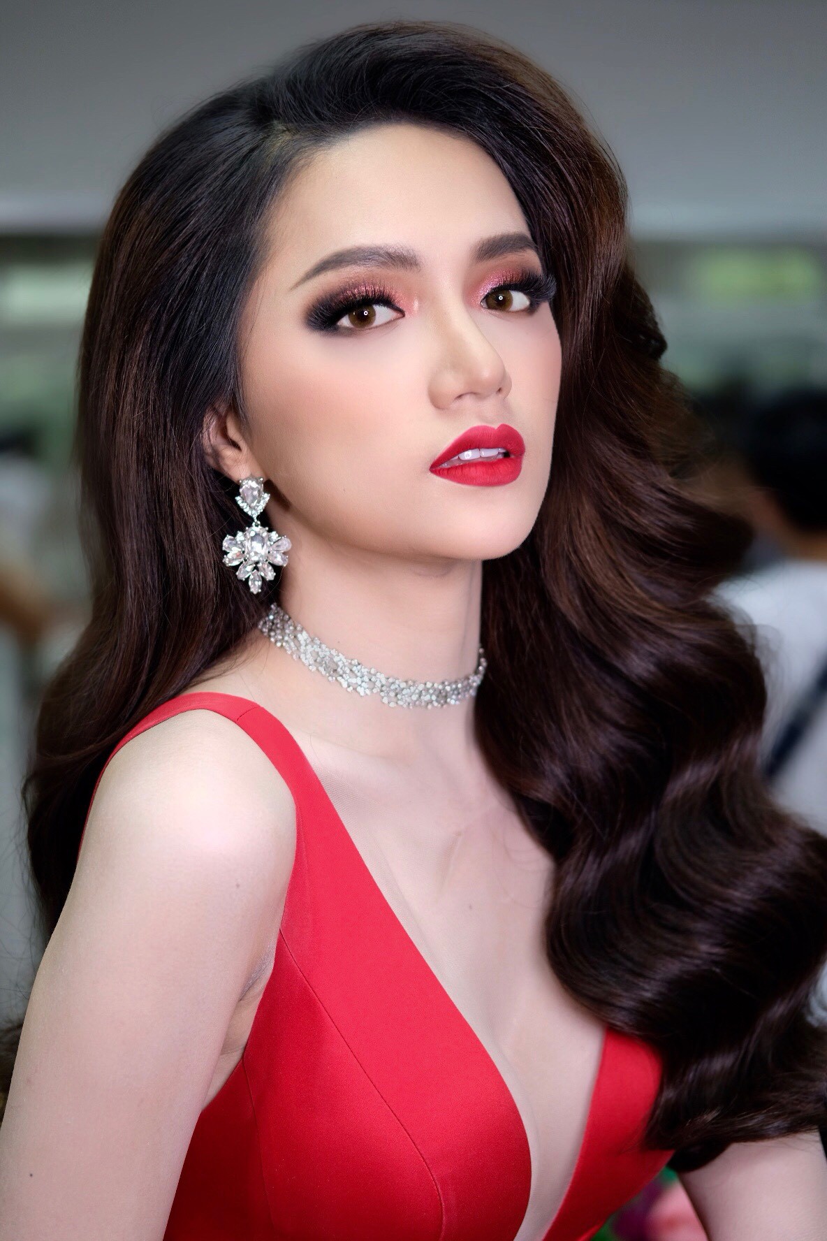 Đột nhập hậu trường chuẩn bị gấp rút của Hương Giang trước giờ diễn ra chung kết Hoa hậu Chuyển giới Quốc tế 2018 - Ảnh 6.