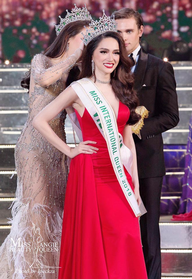 Giải thưởng khủng mà Hương Giang nhận được khi trở thành Tân Hoa hậu Chuyển giới Quốc tế 2018 - Ảnh 6.