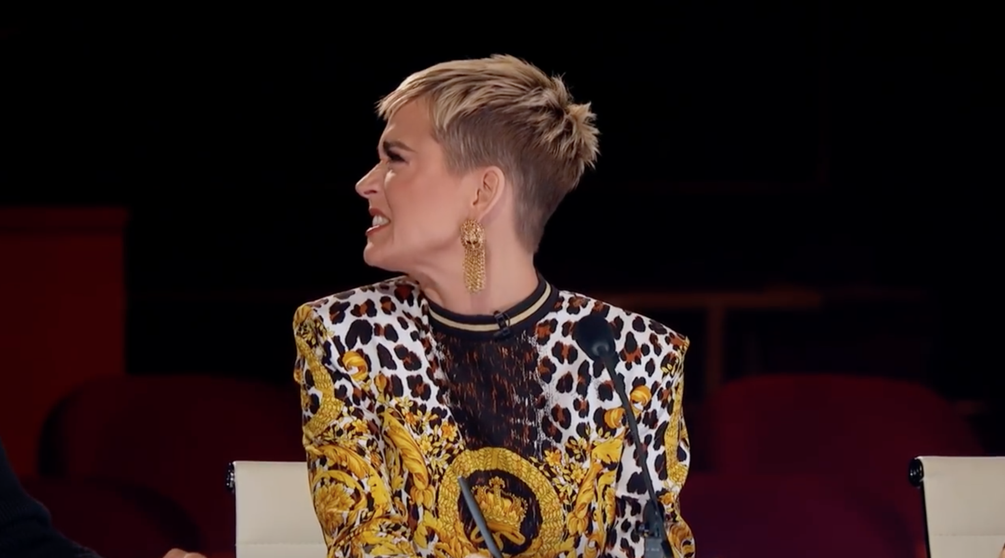 American Idol: Katy Perry và bạn gái thí sinh dằn mặt nhau trên sân khấu - Ảnh 5.