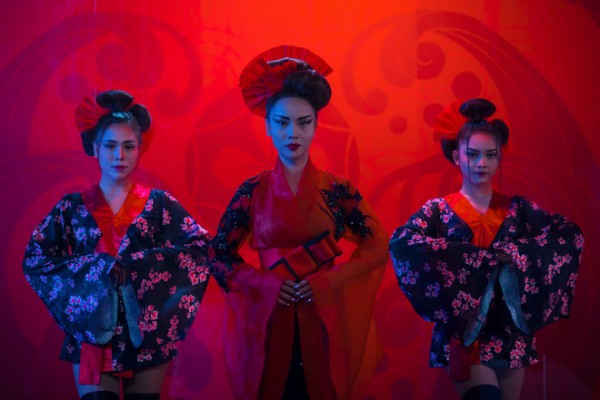 Trước Mỹ Tâm, những mỹ nhân Vpop này cũng khiến fan mê mẩn với hình ảnh geisha đẹp ma mị trong MV - Ảnh 9.
