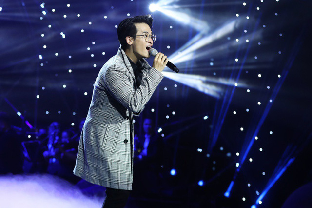 Hà Anh Tuấn cho rằng anh đang hát từ chính sự yêu quý dành cho bài hit cũ gắn liền với cuộc đời của mình.