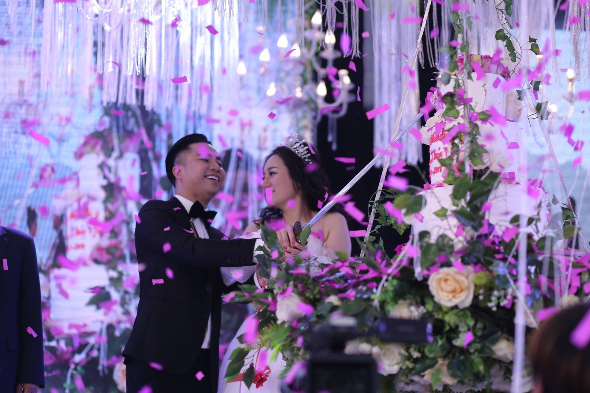 Hữu Công tiết lộ chi 2 tỷ cho đám cưới khủng mời Mr.Đàm, Lam Trường cùng 1.000 khách đến dự để nổi nhất làng - Ảnh 16.