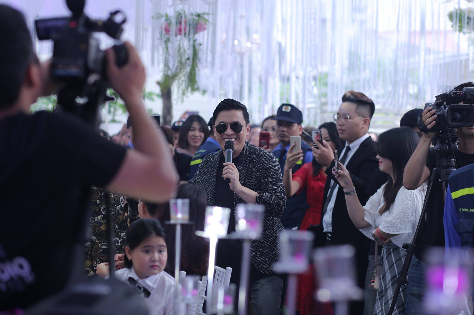 Hữu Công tiết lộ chi 2 tỷ cho đám cưới khủng mời Mr.Đàm, Lam Trường cùng 1.000 khách đến dự để nổi nhất làng - Ảnh 11.