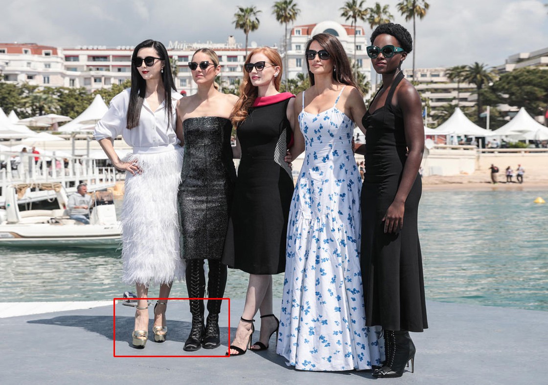Trong khi Băng Phạm cố mặc chặt chém thì nữ diễn viên này làm điều ngược lại, phá vỡ cả luật thảm đỏ của Cannes - Ảnh 2.