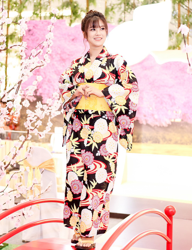 Hoàng Yến Chibi duyên dáng trong trang phục truyền thống của người Nhật