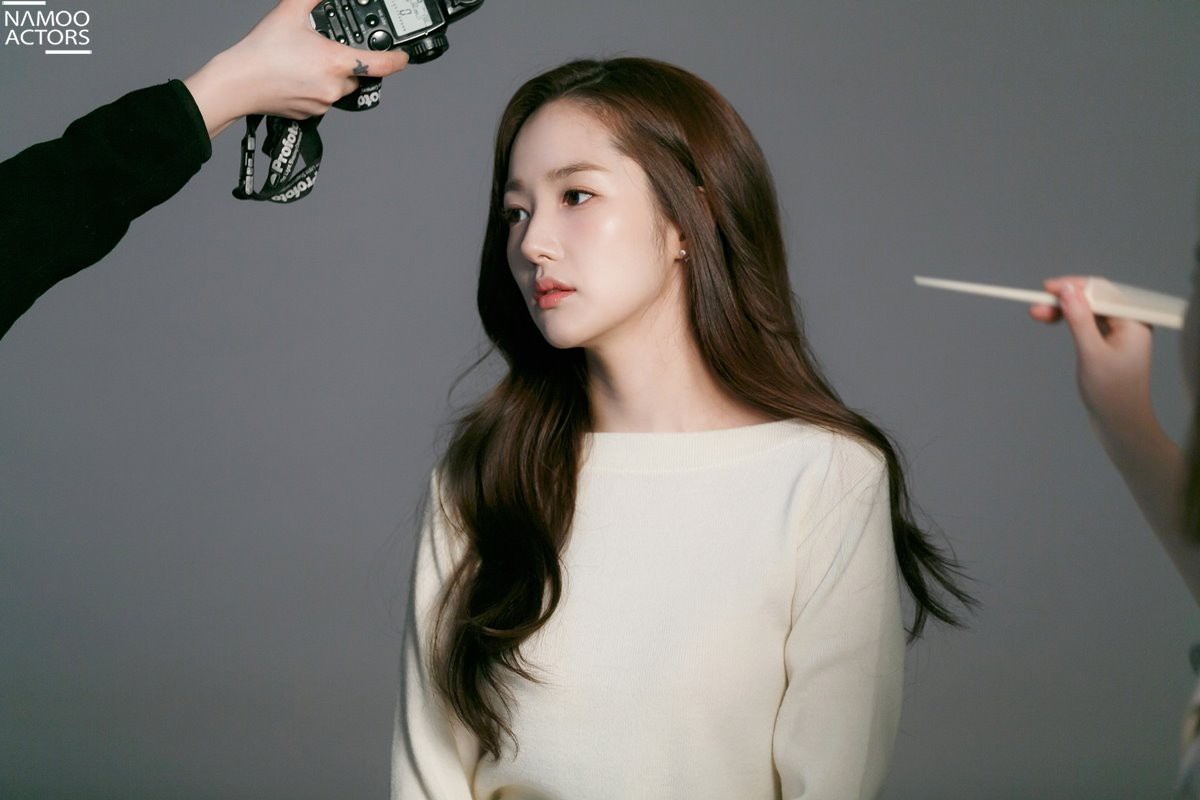 Ảnh hậu trường đẹp khó tin của đệ nhất dao kéo Park Min Young: Đẳng cấp còn hơn cả thiên thần tỉ tỉ - Ảnh 19.