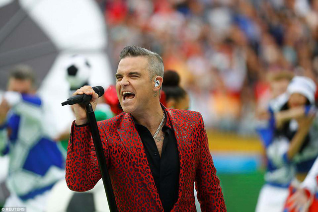  Robbie Williams trình diễn tại sân vận động Luzhniki ở Nga ngày 14/6 vừa qua 