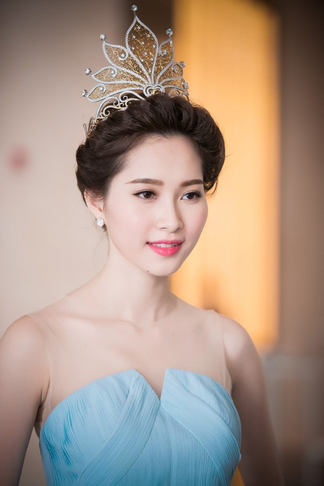 Loạt Hoa hậu Việt Nam sở hữu vẻ đẹp “bất biến”: Người có gương mặt trẻ trung hệt ngày đăng quang, người mệnh danh thần tiên tỷ tỷ - Ảnh 22.