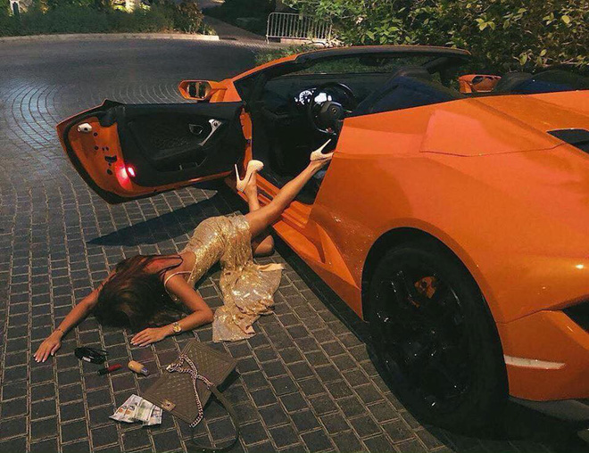 Học hội Rich Kid nước ngoài, Khả Ngân và Sĩ Thanh đua nhau  ngã sấp mặt” nhưng vẫn cực cool