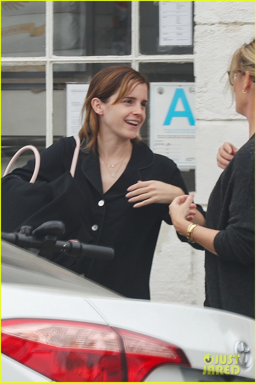 Thần sắc đẹp đã độ lại Emma Watson, thần thái tươi tắn lên trông thấy nhưng nhan sắc mặt mộc mới gây bất ngờ - Ảnh 1.