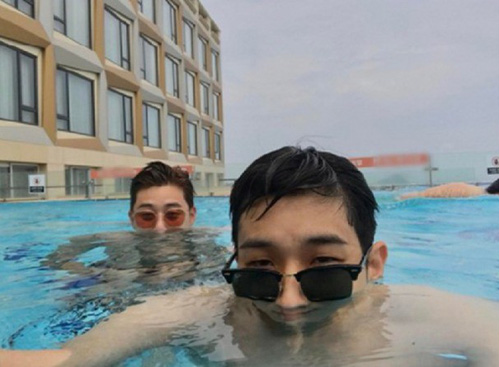 Chiếc thuyền ngoài xa Park Seo Joon và Choi Woo Sik: Đôi bạn thân dở hơi biết bơi từng bị đồn hẹn hò đồng tính - Ảnh 4.