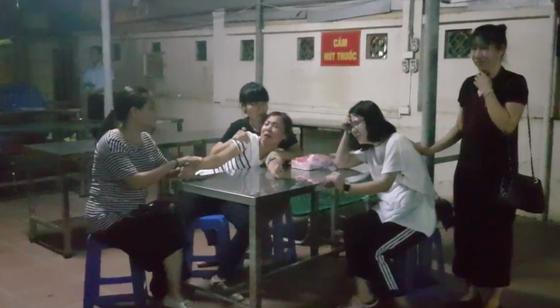 Em bé lớp 1 bị bỏ quên suốt 8 tiếng trên ô tô đưa đón: Sự cẩu thả trong bất cứ nghề nào cũng là một sự bất lương