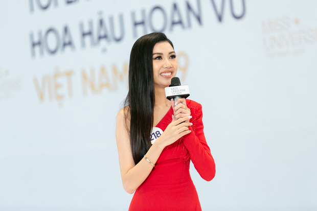 Thúy Vân bị nhận xét quá lý trí tại Hoa hậu Hoàn vũ VN: Bị làm khó hay thử thách bộc lộ bản thân? - Ảnh 1.