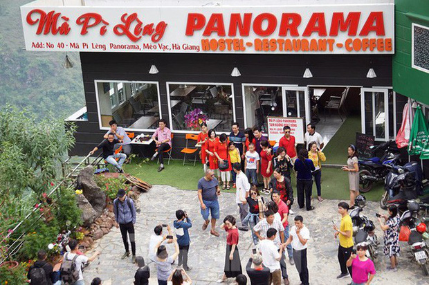 Hàng ngàn du khách check in ở Panorama Mã Pì Lèng giữa lúc đình chỉ hoạt động - Ảnh 4.