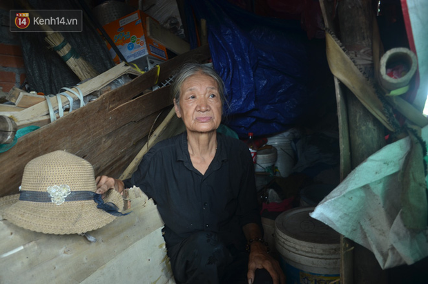 Xót thương cụ bà nhường căn phòng 3m2 cho con trai rồi sống một mình trong nhà rác sau chợ Long Biên - Ảnh 5.