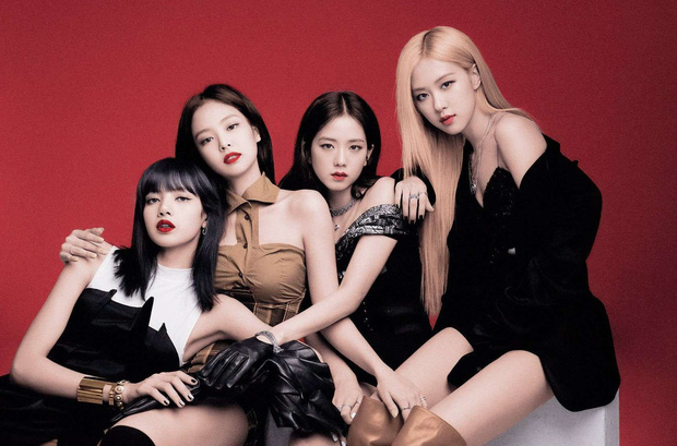 Fan BLACKPINK thuê hẳn xe tải diễu quanh YG nhằm ra yêu cầu  dằn mặt  công ty trước thềm nhóm comeback