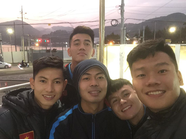 Dàn nam thần U23 Việt Nam tiếp tục nhập vai boyband ở Hàn Quốc: Toàn là những gương mặt visual, áp lực nhan sắc cho team qua đường thật sự! - Ảnh 9.