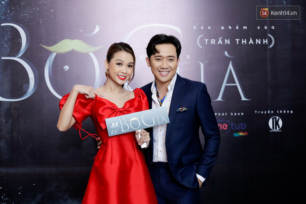 Vợ chồng Đông Nhi - Ông Cao Thắng tình tứ diện áo đôi mừng Trấn Thành đốt 4 tỉ làm web drama Bố Già - Ảnh 8.