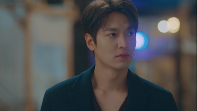 'Quân vương bất diệt': Vừa gặp đã được Lee Min Ho phong làm Hoàng hậu, Kim Go Eun đáp trả phũ phàng 'tưởng điên nửa mùa hóa ra điên quanh năm'