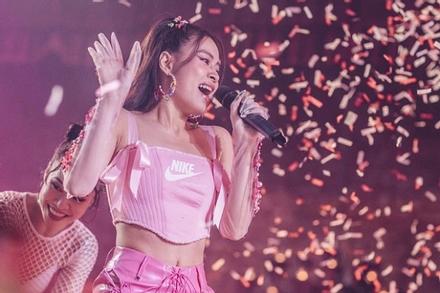 Hoàng Thùy Linh ám ảnh chính hit của mình trên tóp tóp