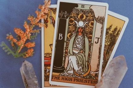 Bói bài Tarot Chủ nhật ngày 19/6/2022: Dễ bị kích động