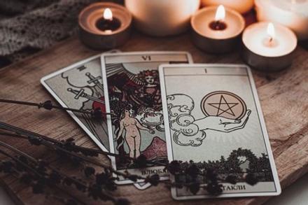 Bói bài Tarot thứ 5 ngày 23/6/2022: Cơ hội việc làm mới