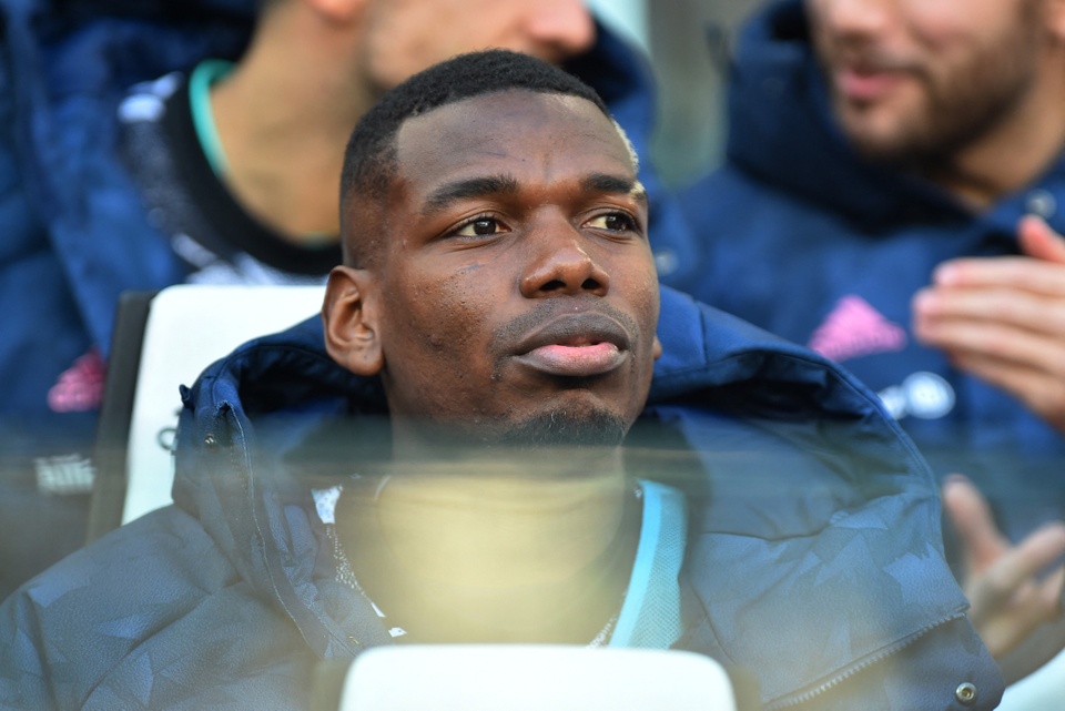 Juventus không bán Pogba