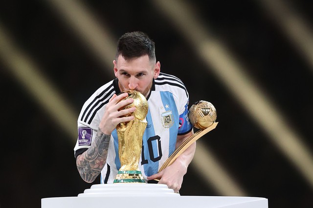 Ronaldo và Messi là hai cầu thủ hàng đầu trong việc xác lập kỷ lục tại đội tuyển quốc gia. 