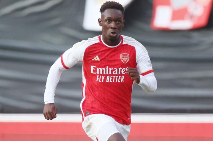 Arsenal đã quyết định bán tiền đạo trẻ Folarin Balogun cho AS Monaco với mức giá chuyển nhượng 40 triệu bảng, theo thông tin mới được công bố.