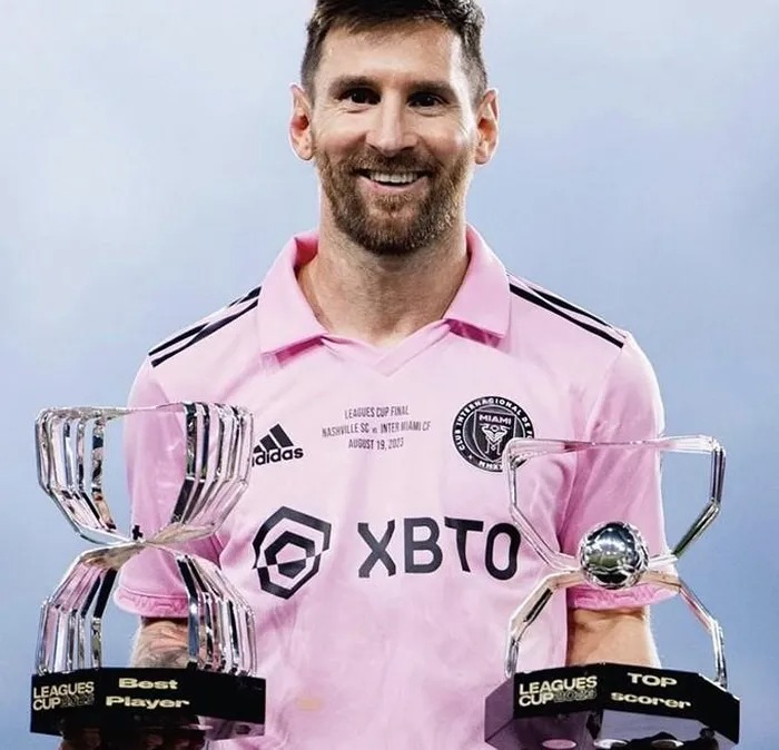 Messi lên tiếng về tin đồn trở lại Barca